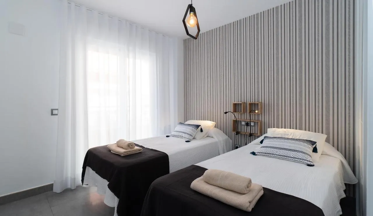 Sur Suites La Dorada Fuengirola 3*,